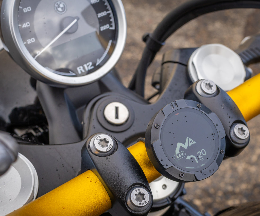 The Beeline Moto II Is the Best Compact Navigator for Motorcycle Owners