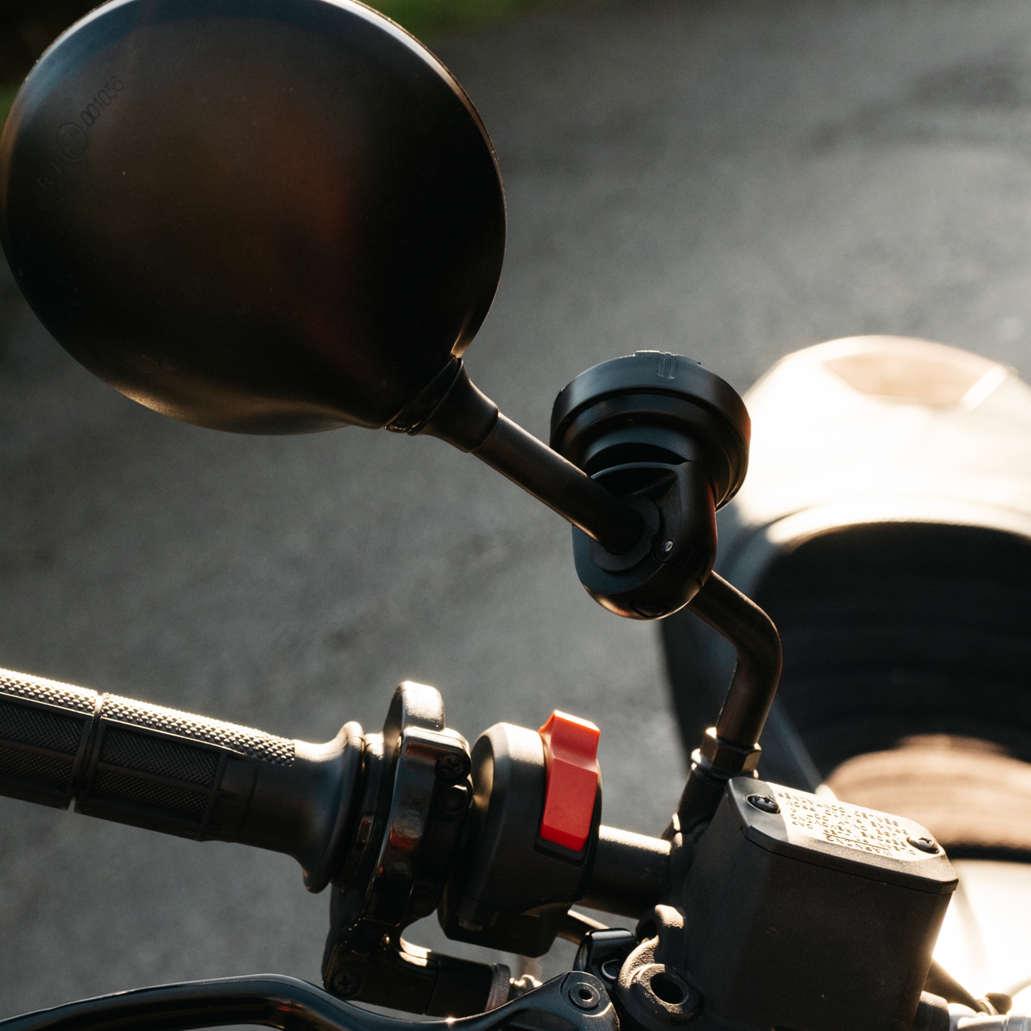 Mirror & Crossbar Mount for Beeline Moto II