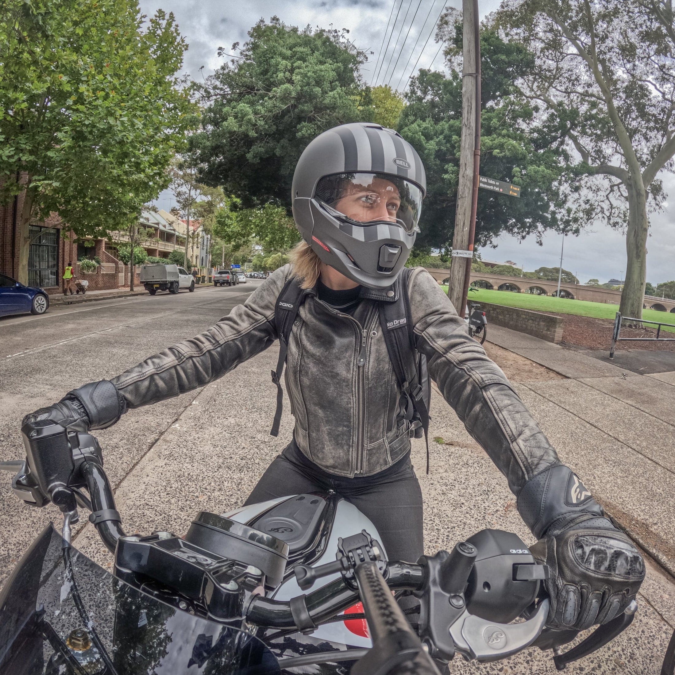 Bell Helmut Bell Broozer Free Ride Helmet - Matte Grey/Black