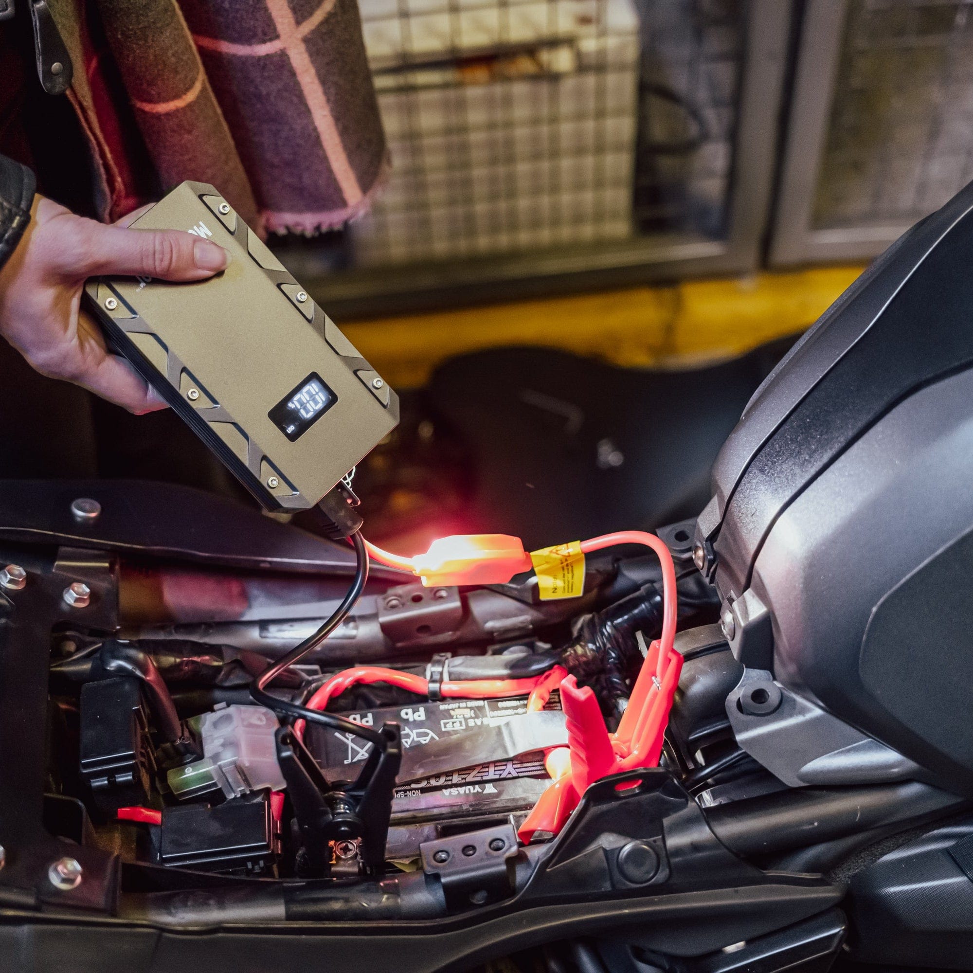 MotoPressor Electronics MotoPressor 500AMP Jump Starter